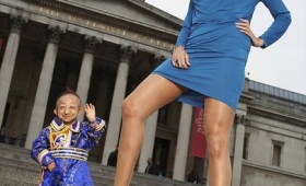 Guinness longest Girl woman lady world 2015