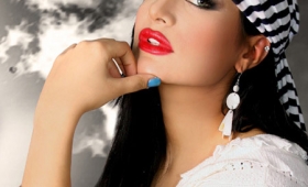 Beautiful makeup Amal Al-Awadhi 2015 Facebook